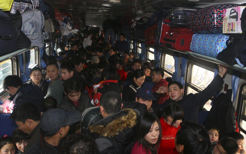 http://www.globalsherpa.org/wp-content/uploads/2011/01/china-new-year-train-crowd.jpg